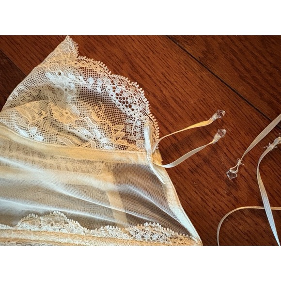 Victoria Secret PushUp Bustier Corset Top Sz 36B Cream Sheer Lace Up Rhinestones - Picture 3 of 12
